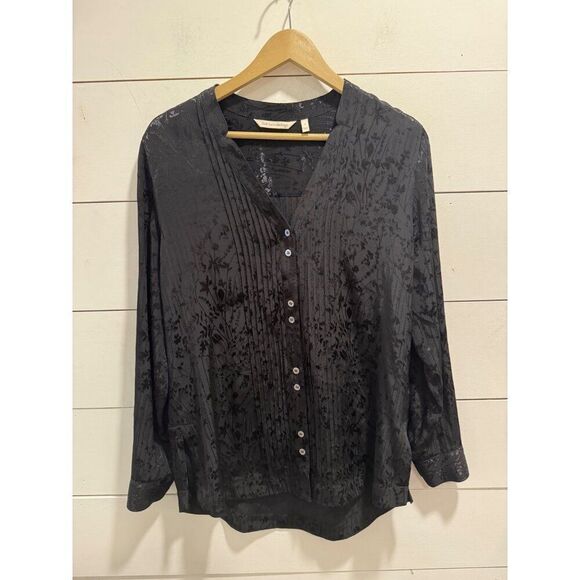 Soft Surroundings Tops - Soft Surroundings Sistine Floral Embroidery Jacquard Pintuck Shirt Black Small